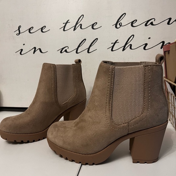 Brand new never worn Soda tan suede Booties - Picture 3 of 11